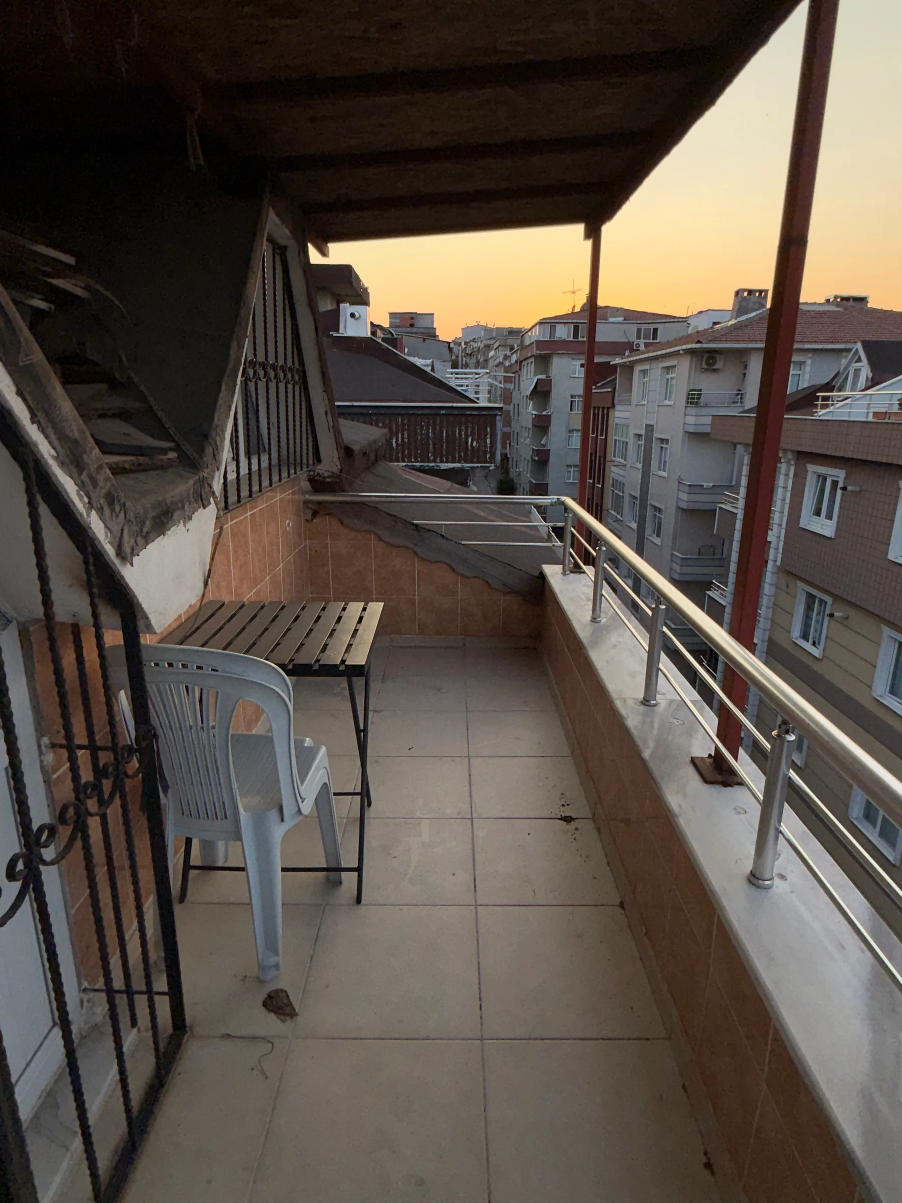 Bahçelievler Yenibosna'da Kiralık Eşyalı 3+1 Daire