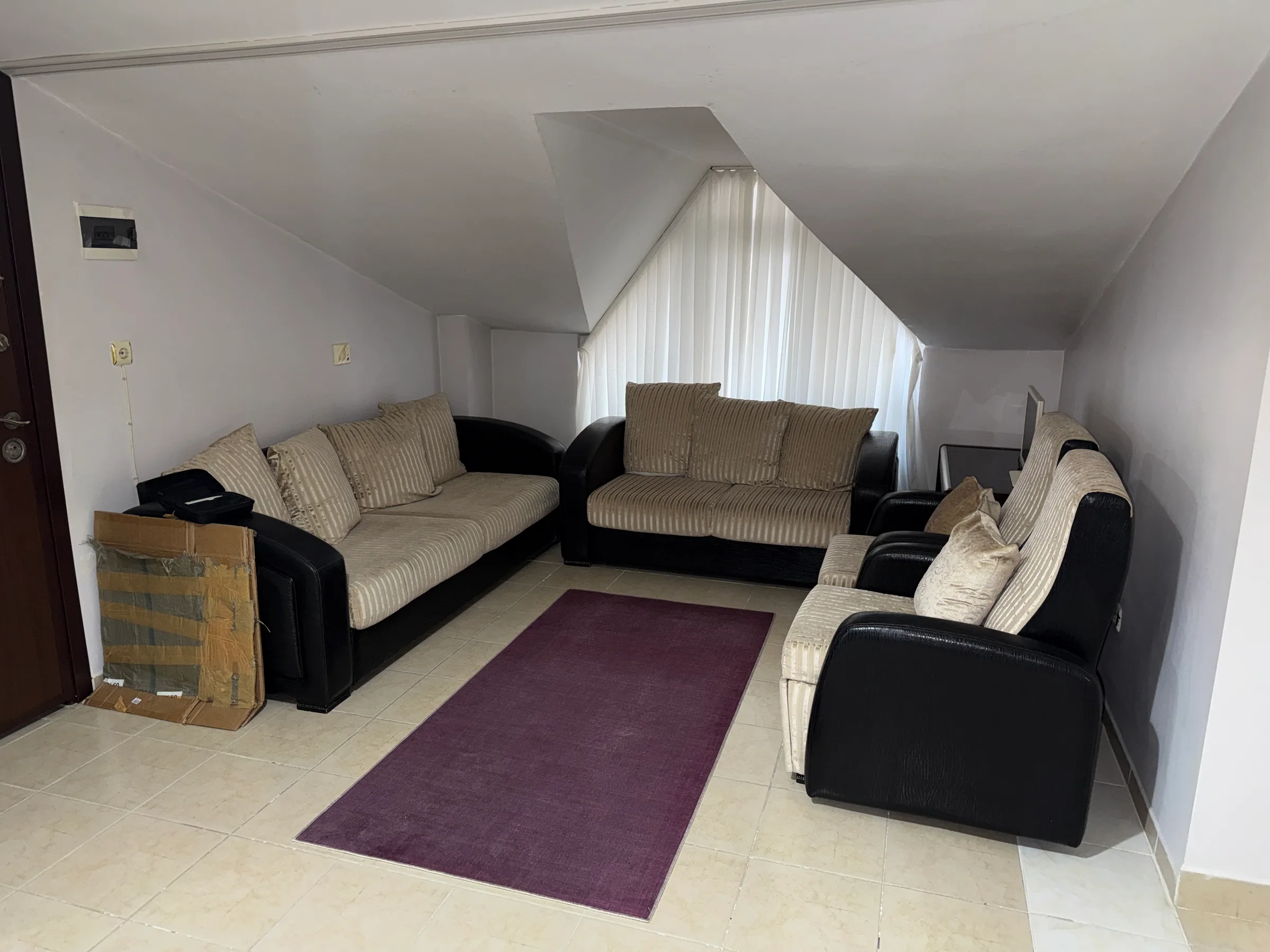 Bahçelievler Yenibosna'da Kiralık Eşyalı 3+1 Daire