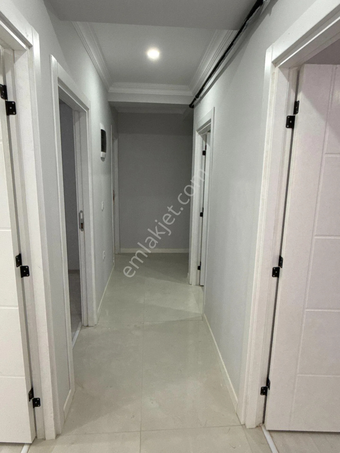 Yenibosnada Satılık 120 m2 3+1 Otoparklı Daire (sıfır Bina)