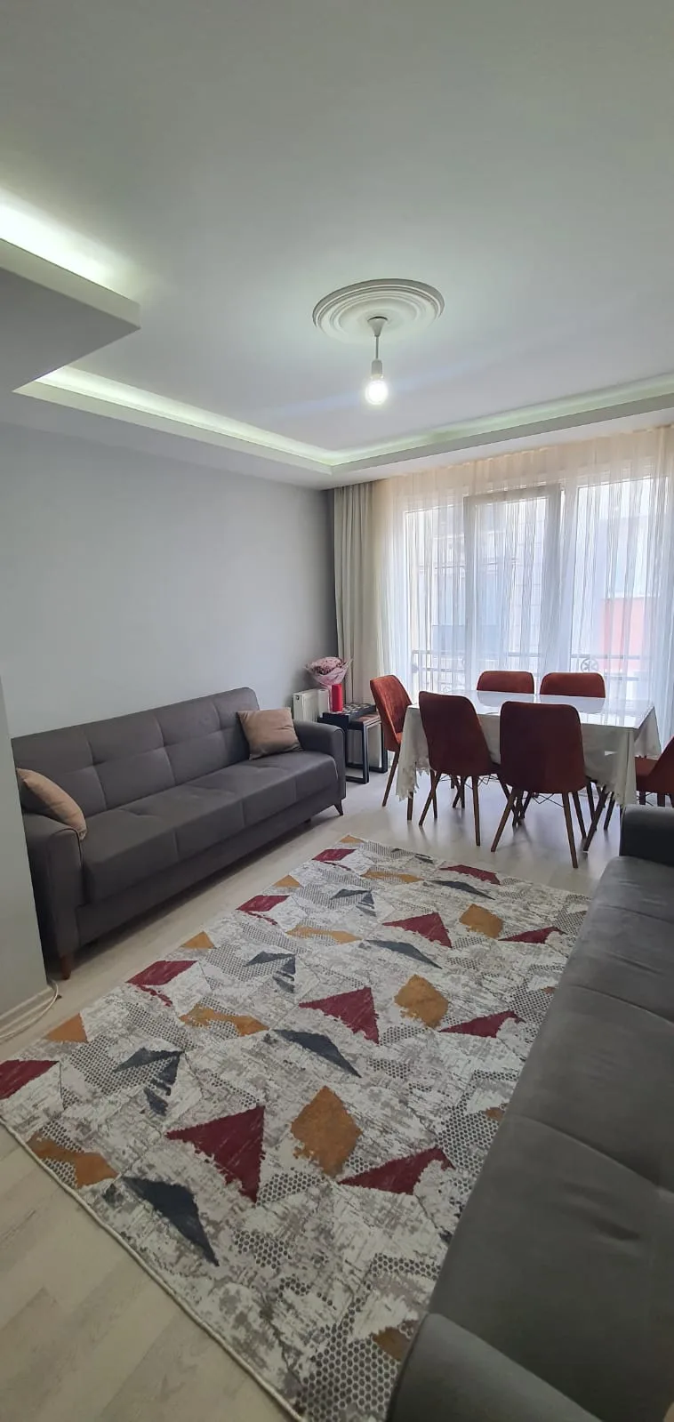 Bahçelievler Yenibosna'da Satılık 2+1 80m² Daire