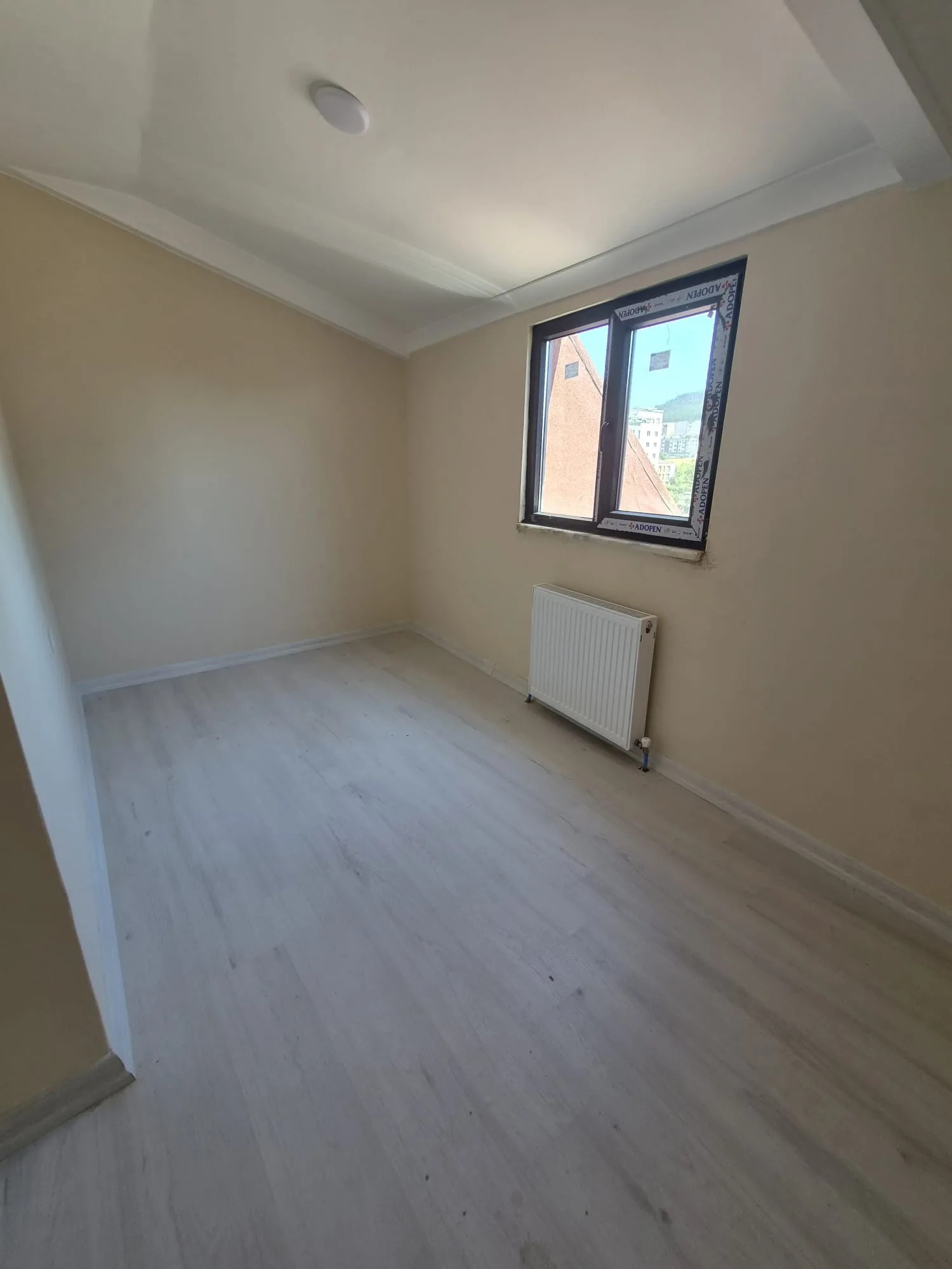 Sultanbeyli Giresun Caddesinde Acil Satılık 6+1 Dubleks Daire