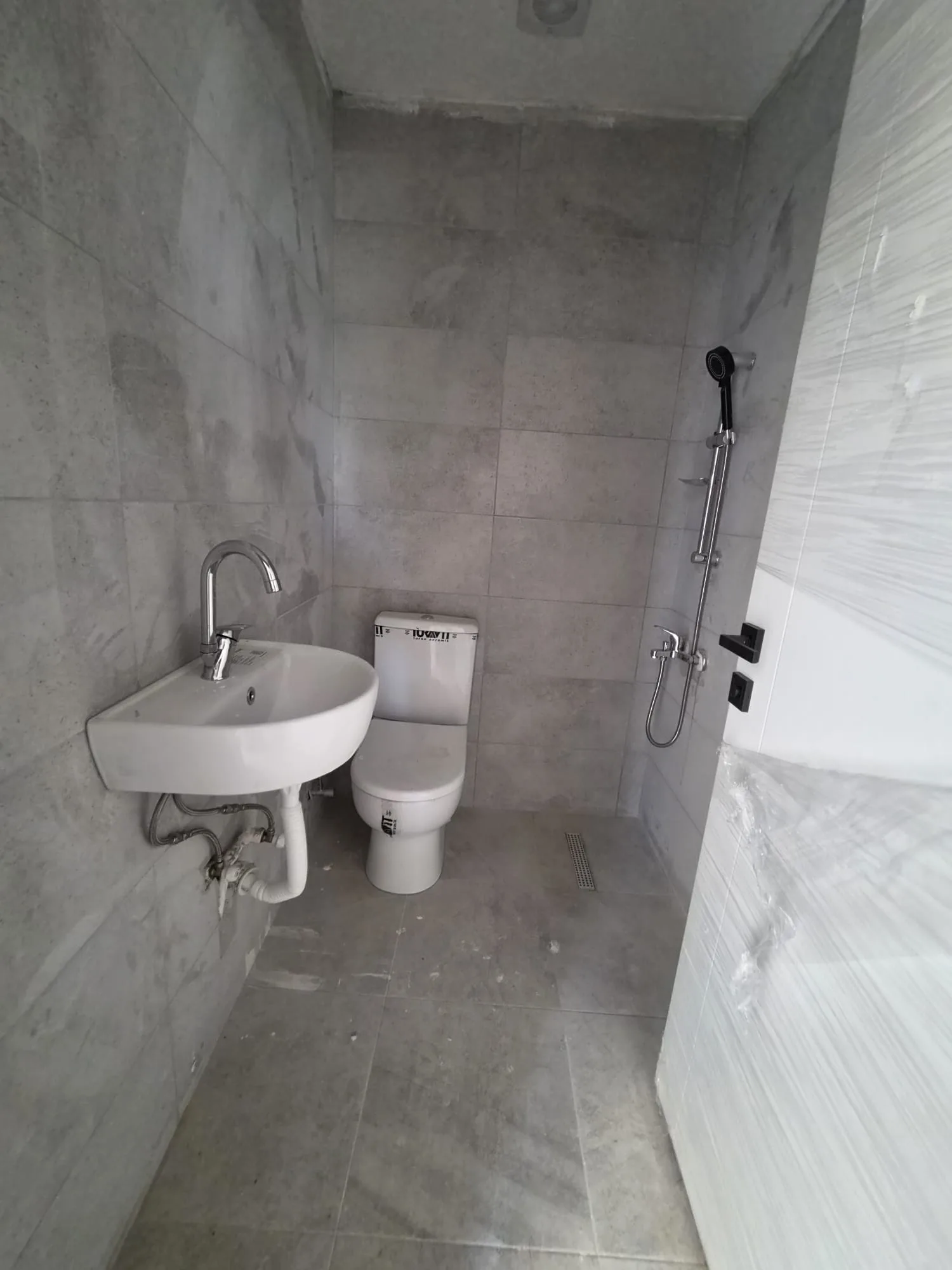Sultanbeyli Giresun Caddesinde Acil Satılık 6+1 Dubleks Daire