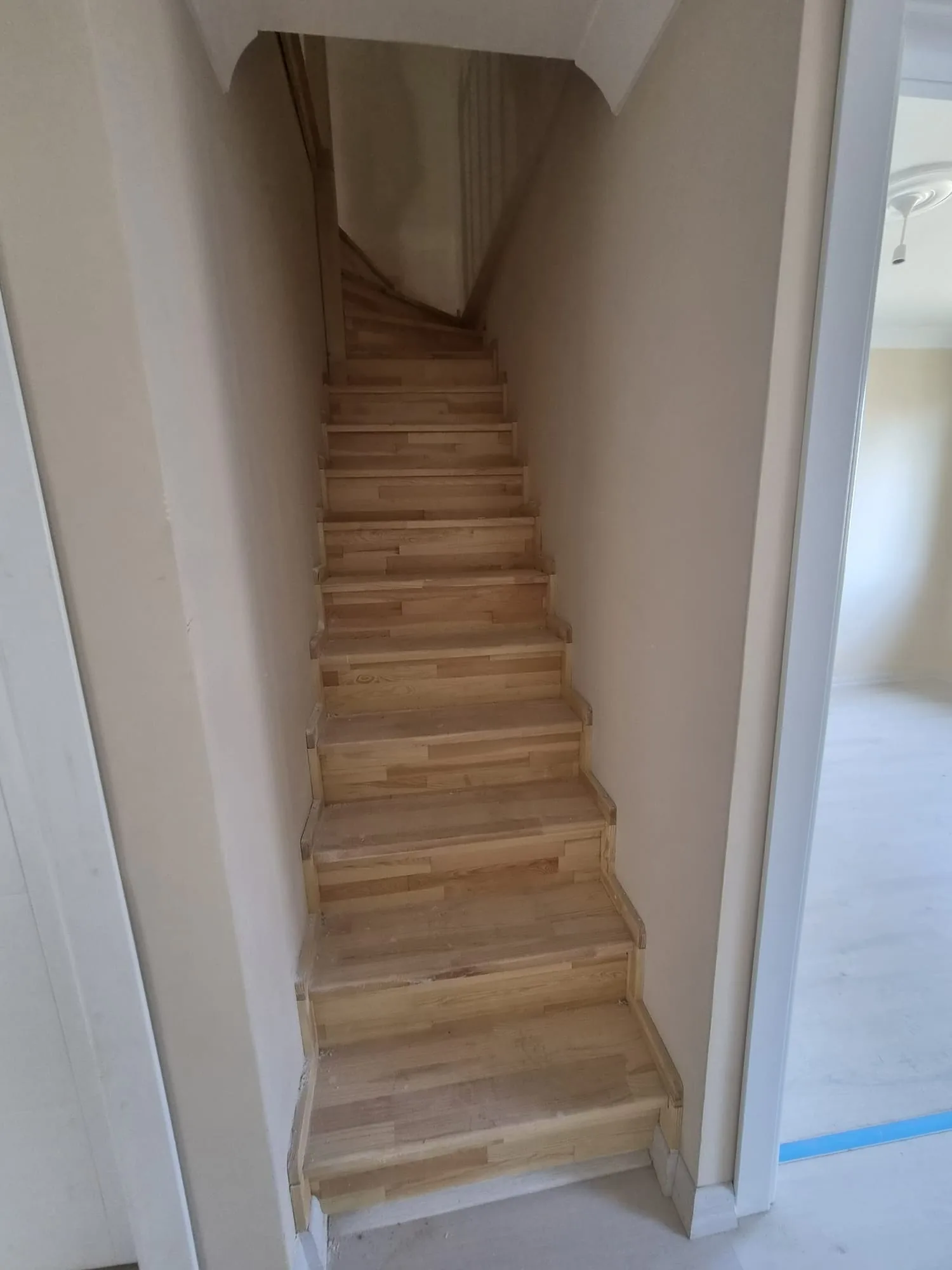 Sultanbeyli Giresun Caddesinde Acil Satılık 6+1 Dubleks Daire