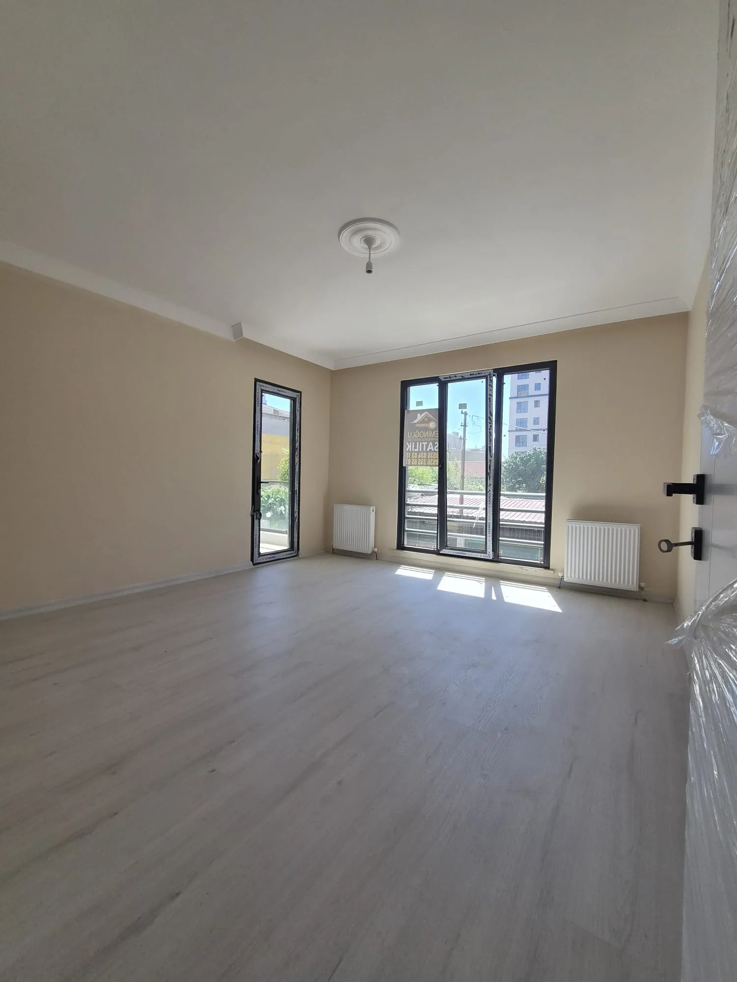 Sultanbeyli Giresun Caddesinde Acil Satılık 6+1 Dubleks Daire
