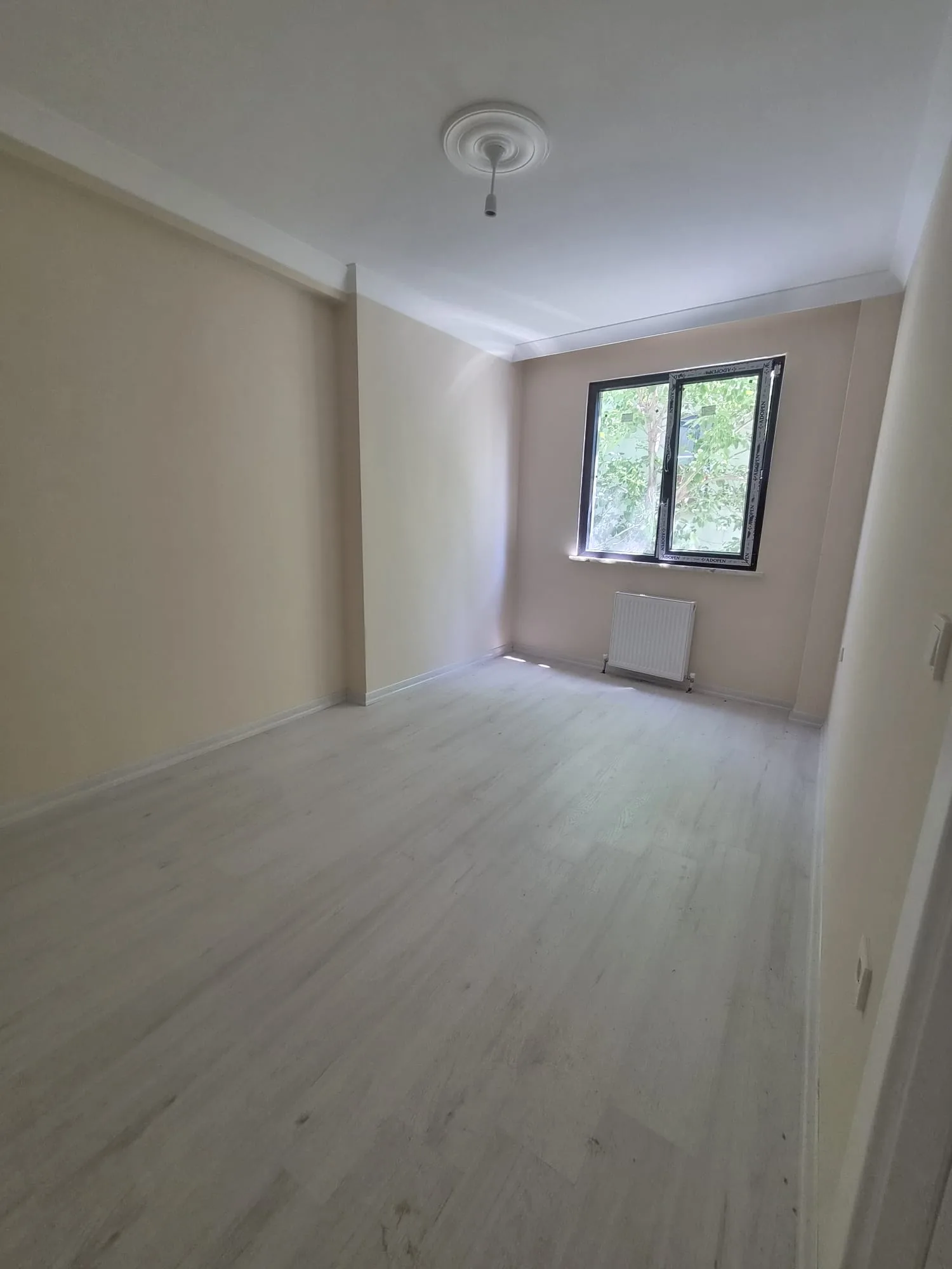 Sultanbeyli Giresun Caddesinde Acil Satılık 6+1 Dubleks Daire